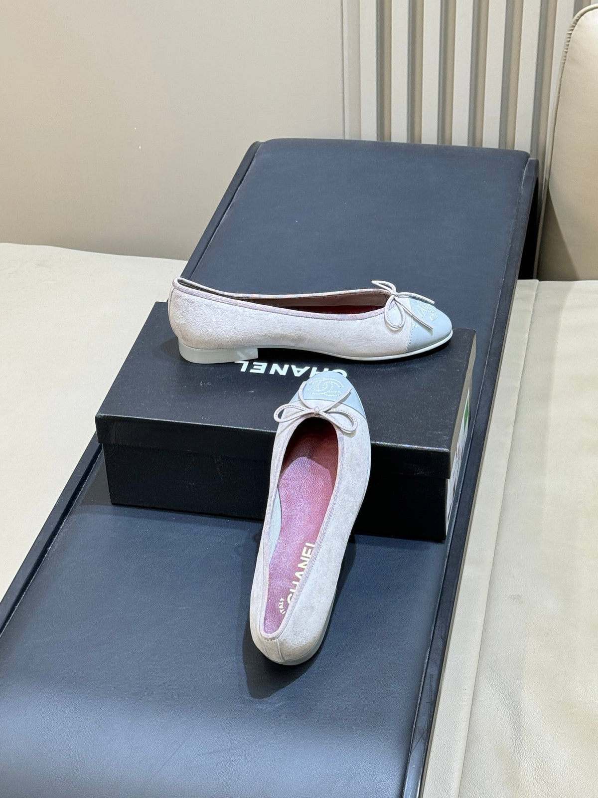CC 26s Bow Ballet Flats 1cm Off White Light Blue Velvet 150304