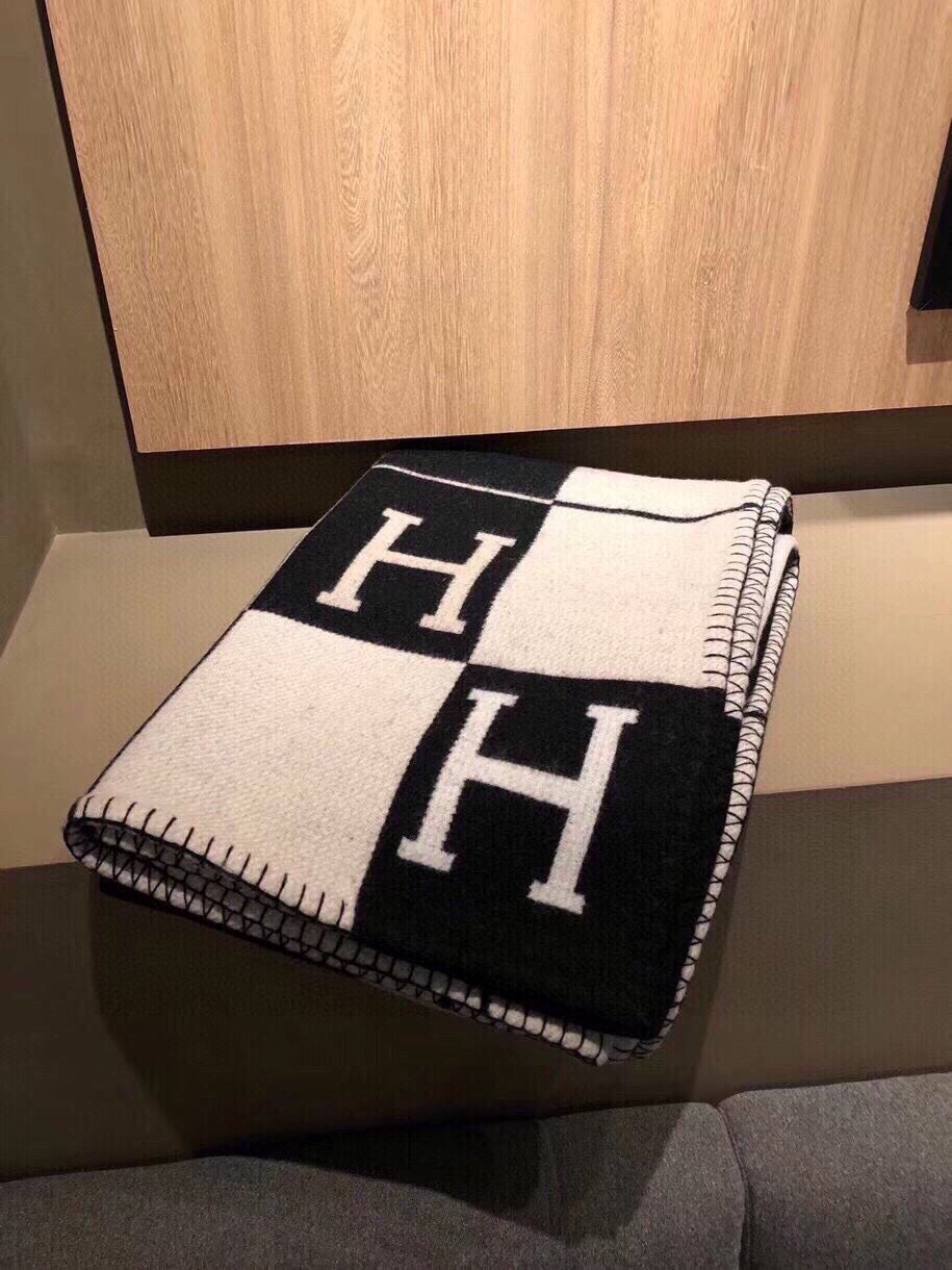Hermes 26s Avalon Blanket 135x170cm Black Wool 528110