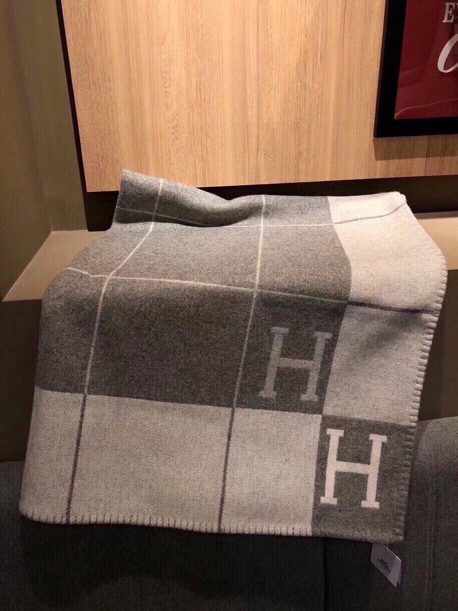 Hermes 26s Avalon Blanket 135x170cm Grey Wool 528111