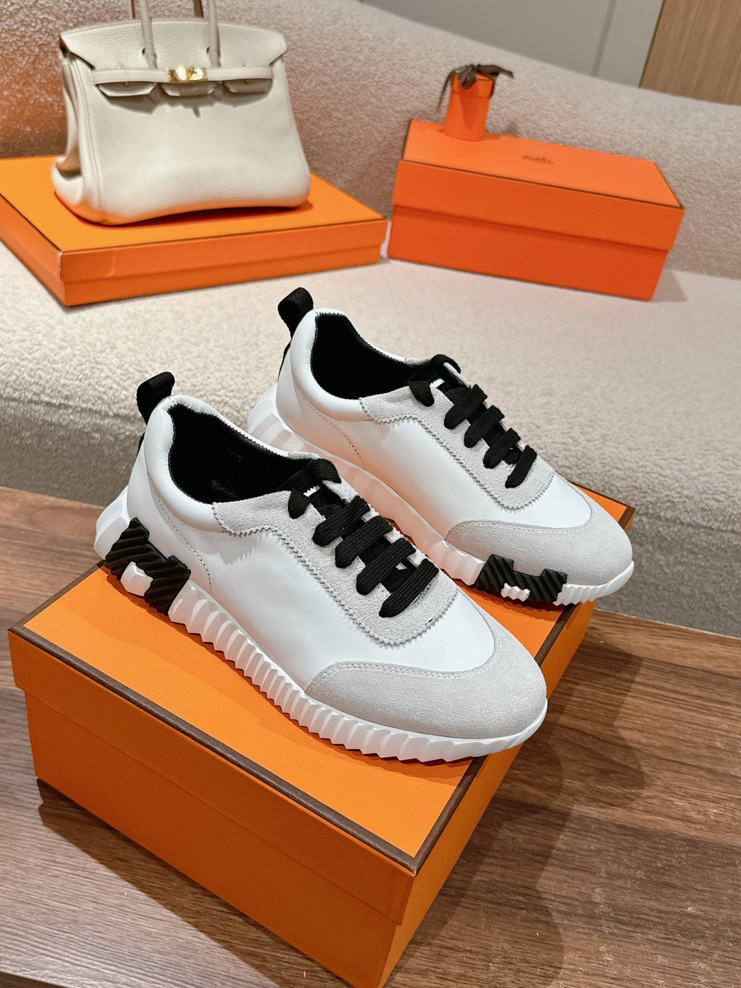 HM Mainland Sneaker In Pale Gray Suede And White Calfskin