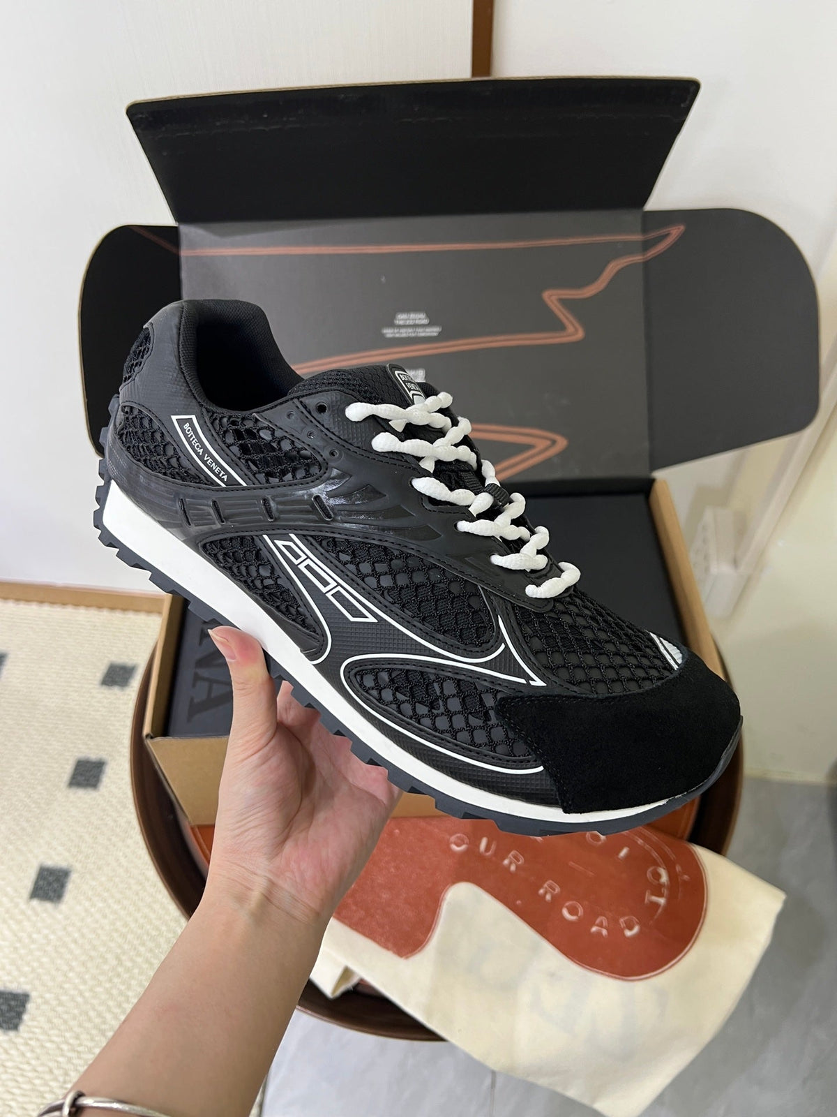 BV 26s Orbit Mesh Black White 195094
