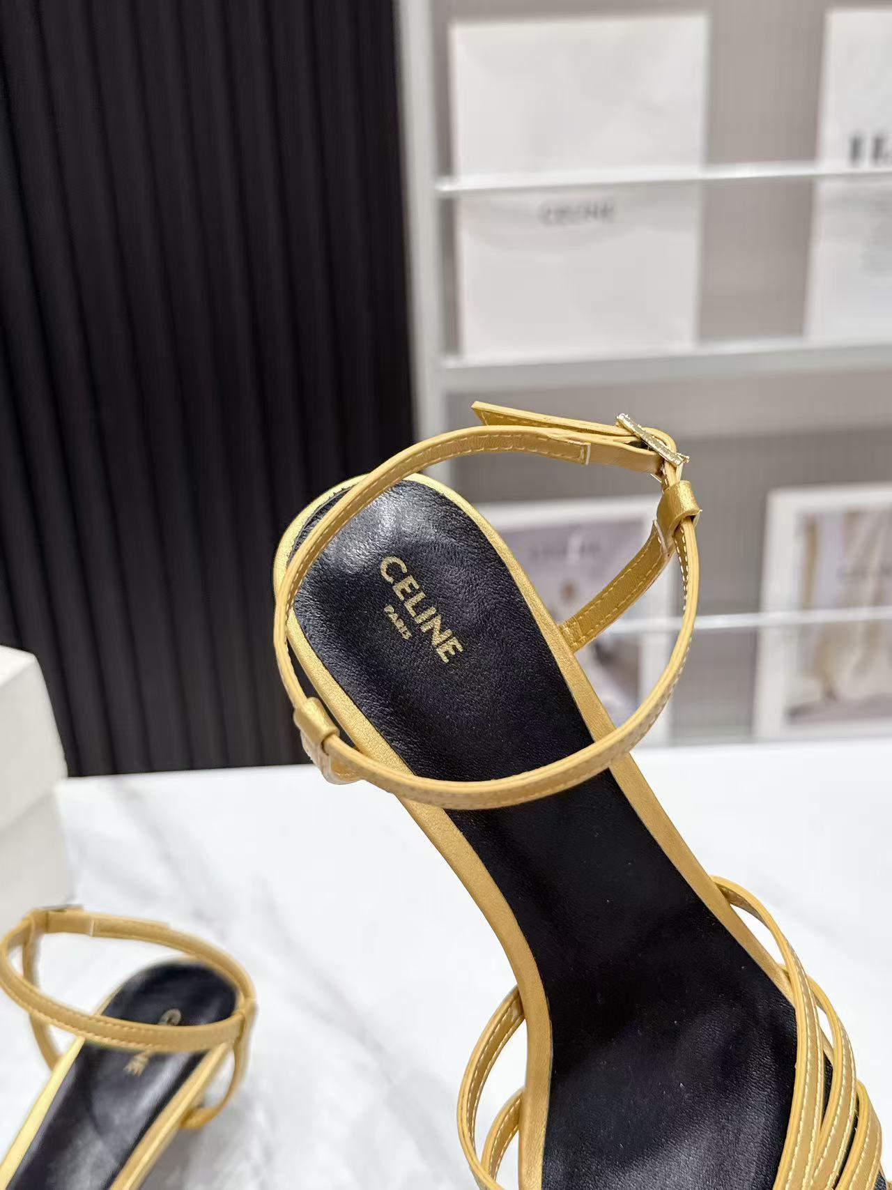 Celine 26s Triomphe Sandal 5cm Gold Lambskin 987280