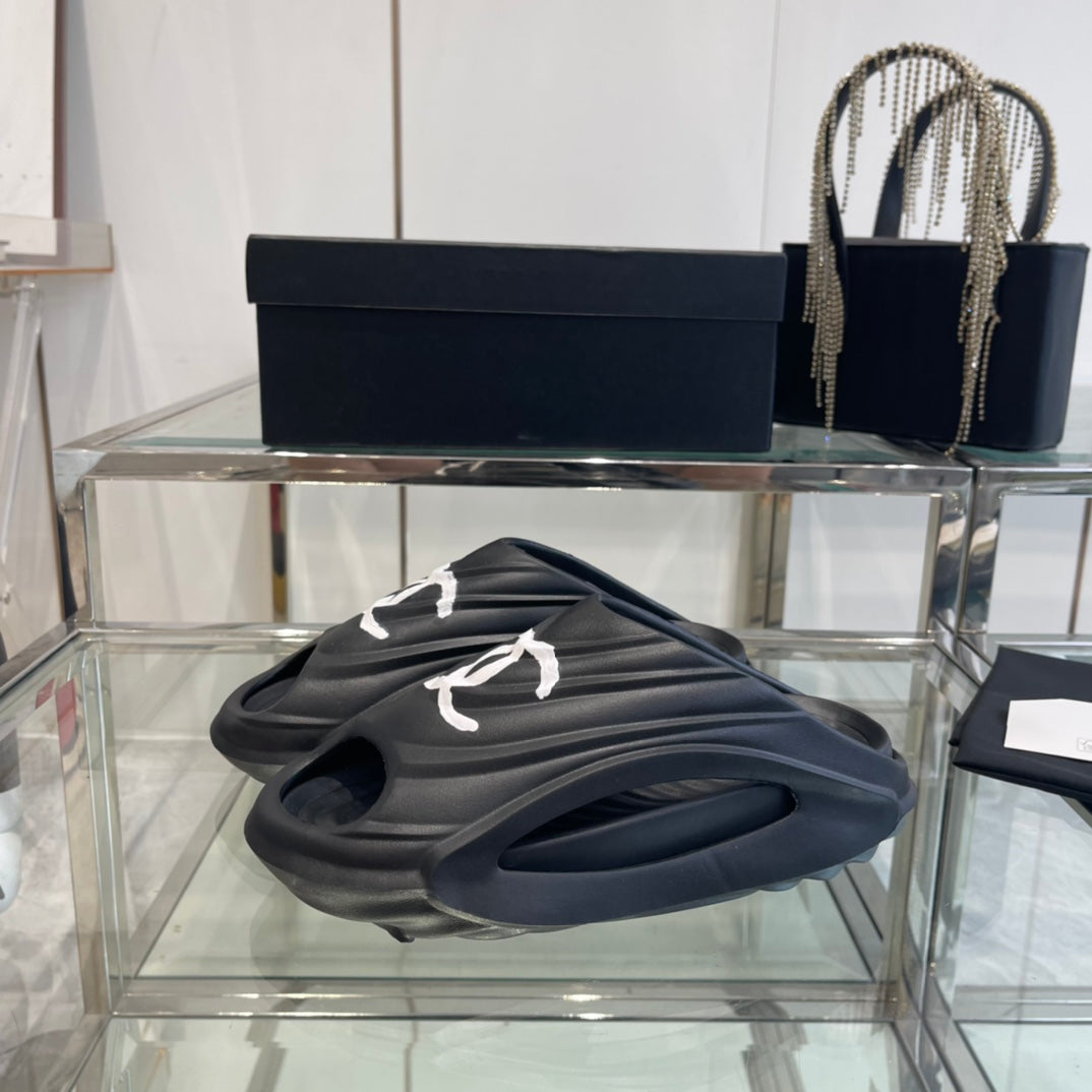CC Slippers Black Foam 204135