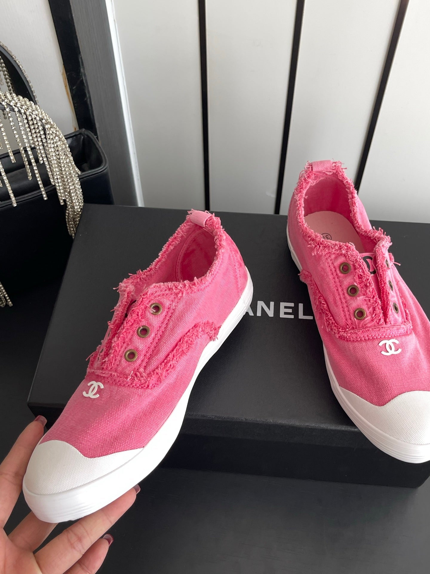 CC 26s Laceless Canvas Sneakers Pink Canvas 945158