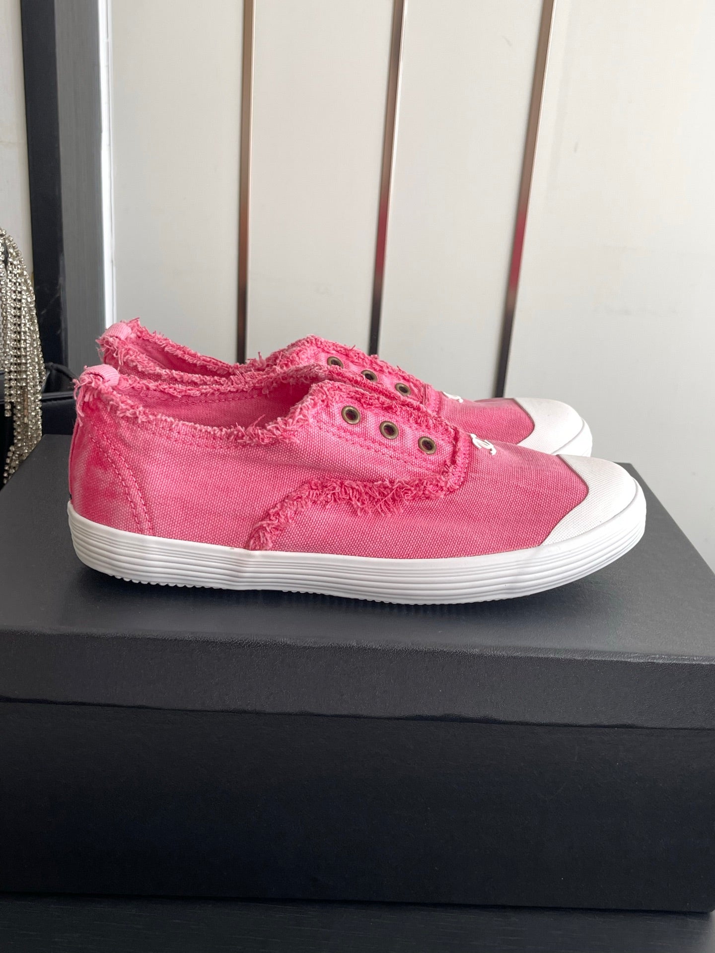 CC 26s Laceless Canvas Sneakers Pink Canvas 945158