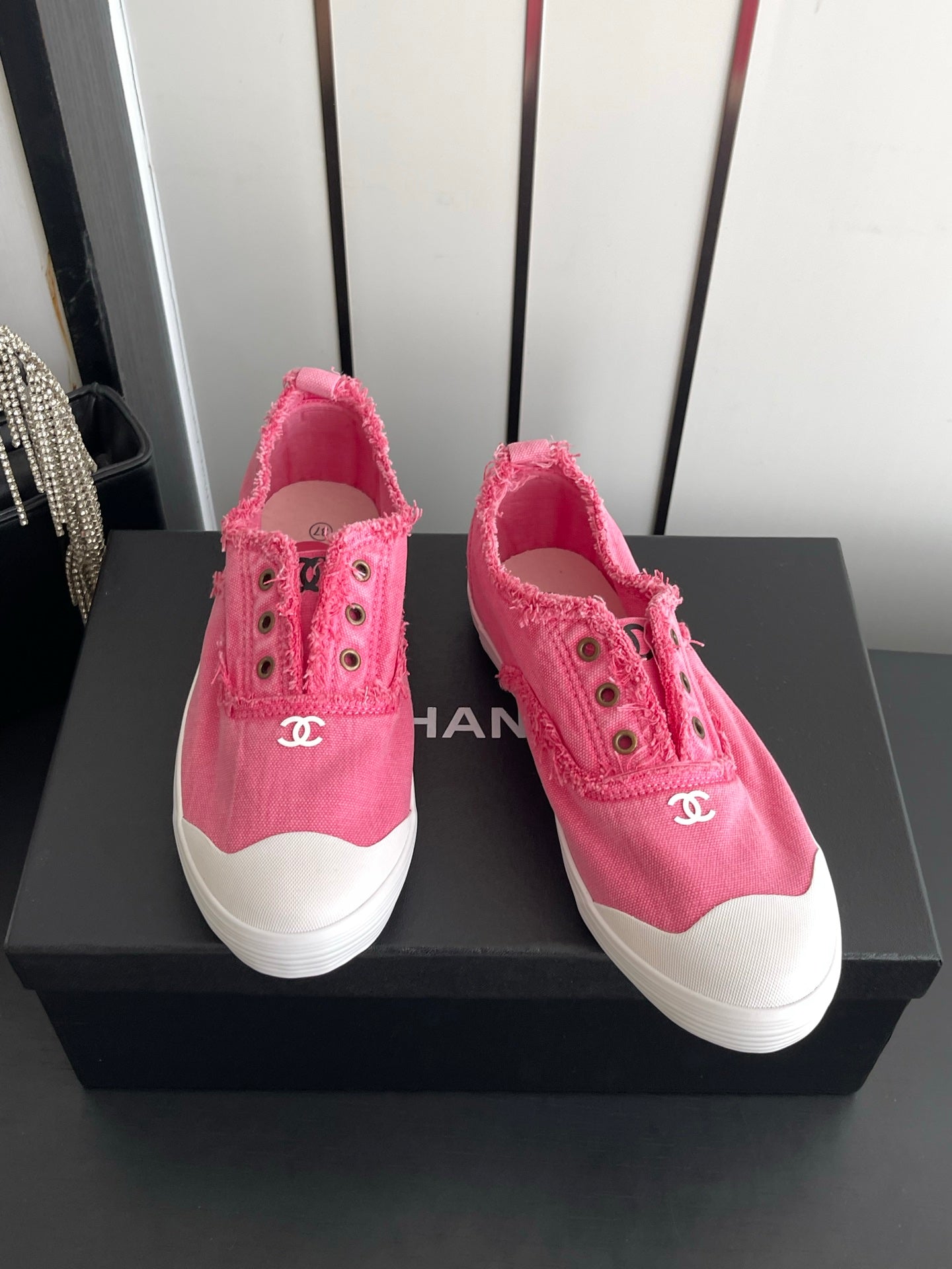 CC 26s Laceless Canvas Sneakers Pink Canvas 945158