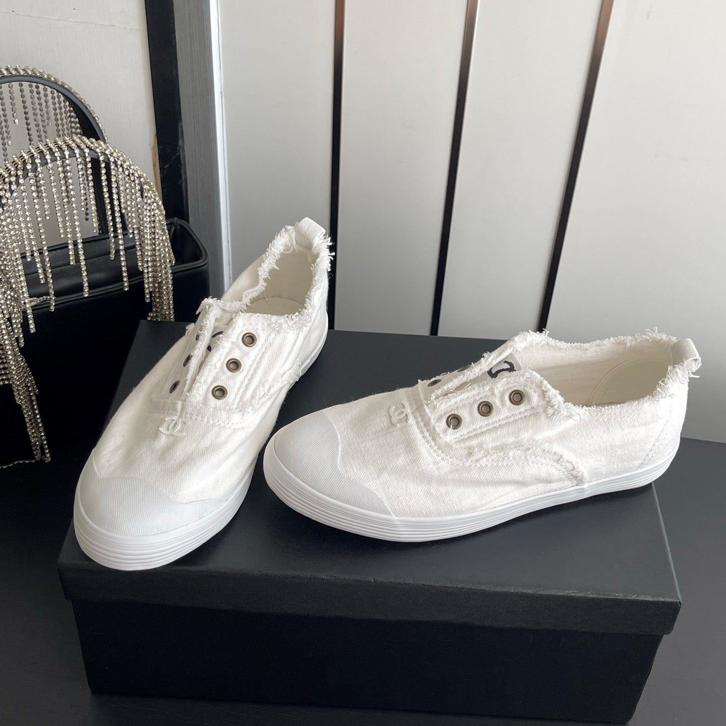 CC 26s Laceless Canvas Sneakers White Canvas 945159