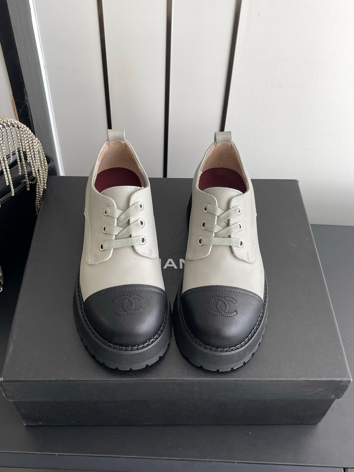 CC 26s Lace Up Oxford Grey Black Leather 110196