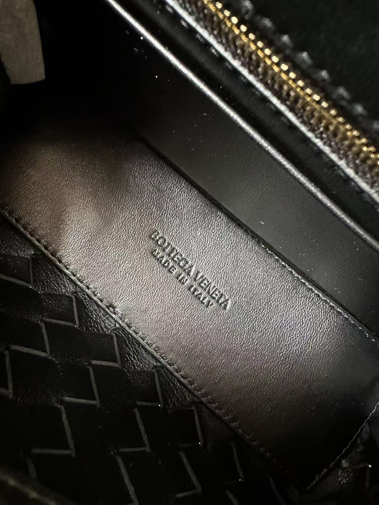 BV Small Andiamo Bag 20cm Black Intrecciato Leather 291443