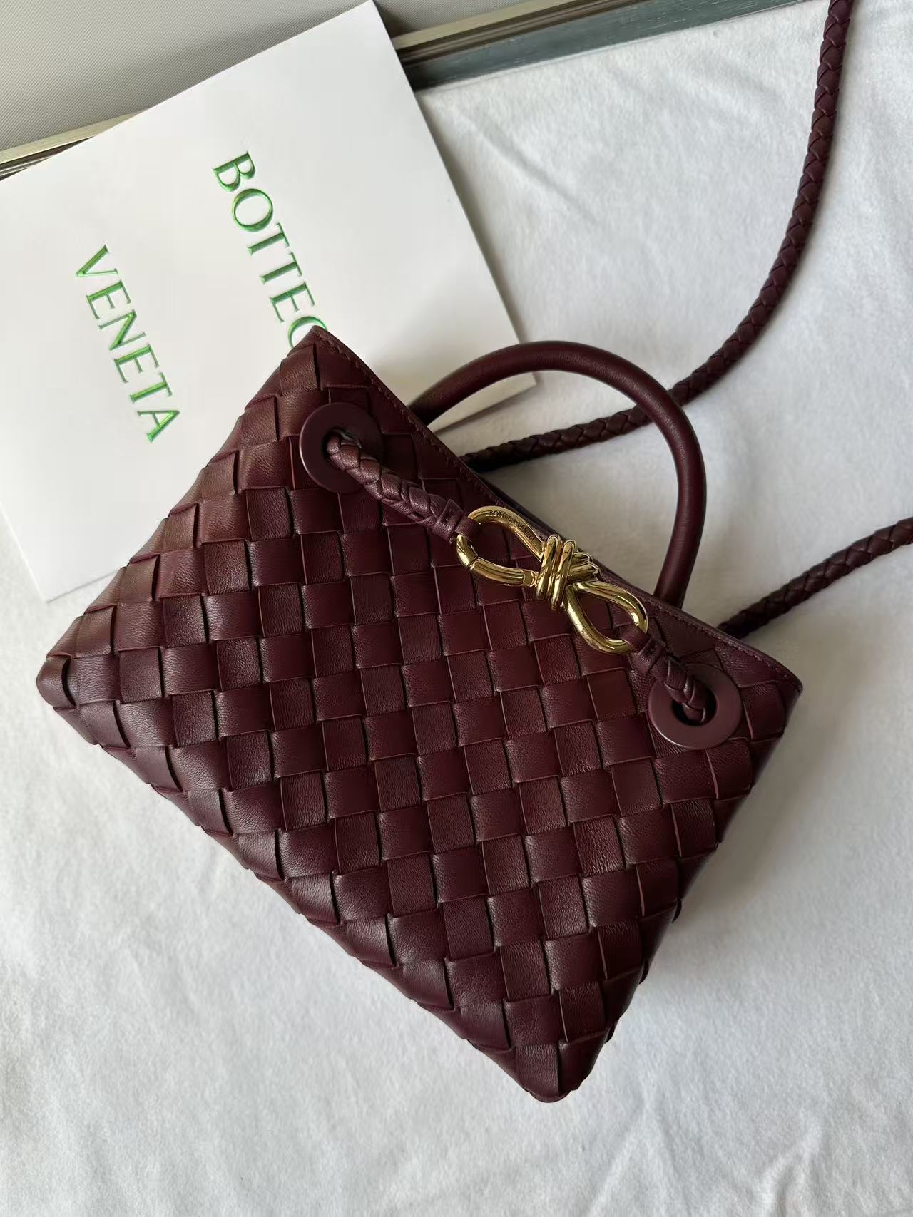 BV Small Andiamo Bag 20cm Burugundy Intrecciato Leather 291445
