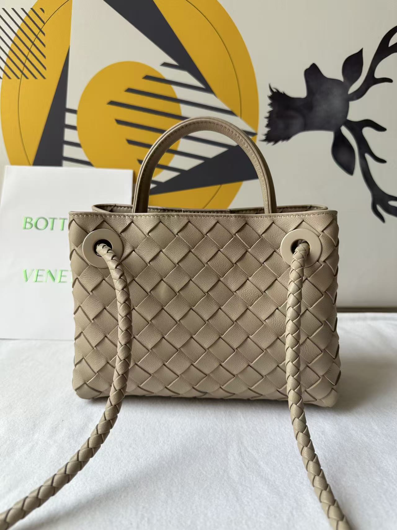 BV Small Andiamo Bag 20cm Light Taupe Intrecciato Leather 291448