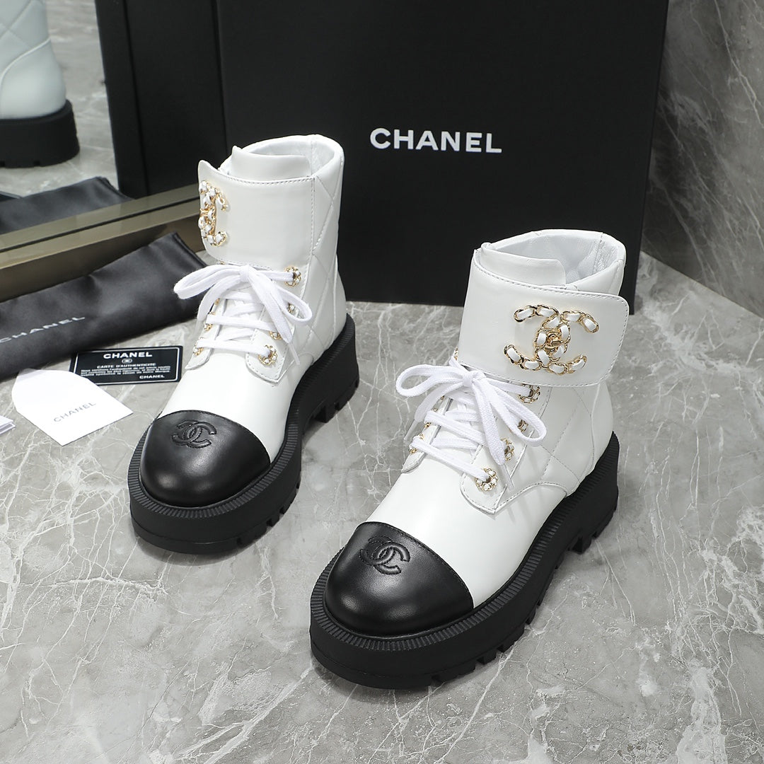 CC Interlocking Logo Combat Boots In Black White Quilted Lambskin 432655