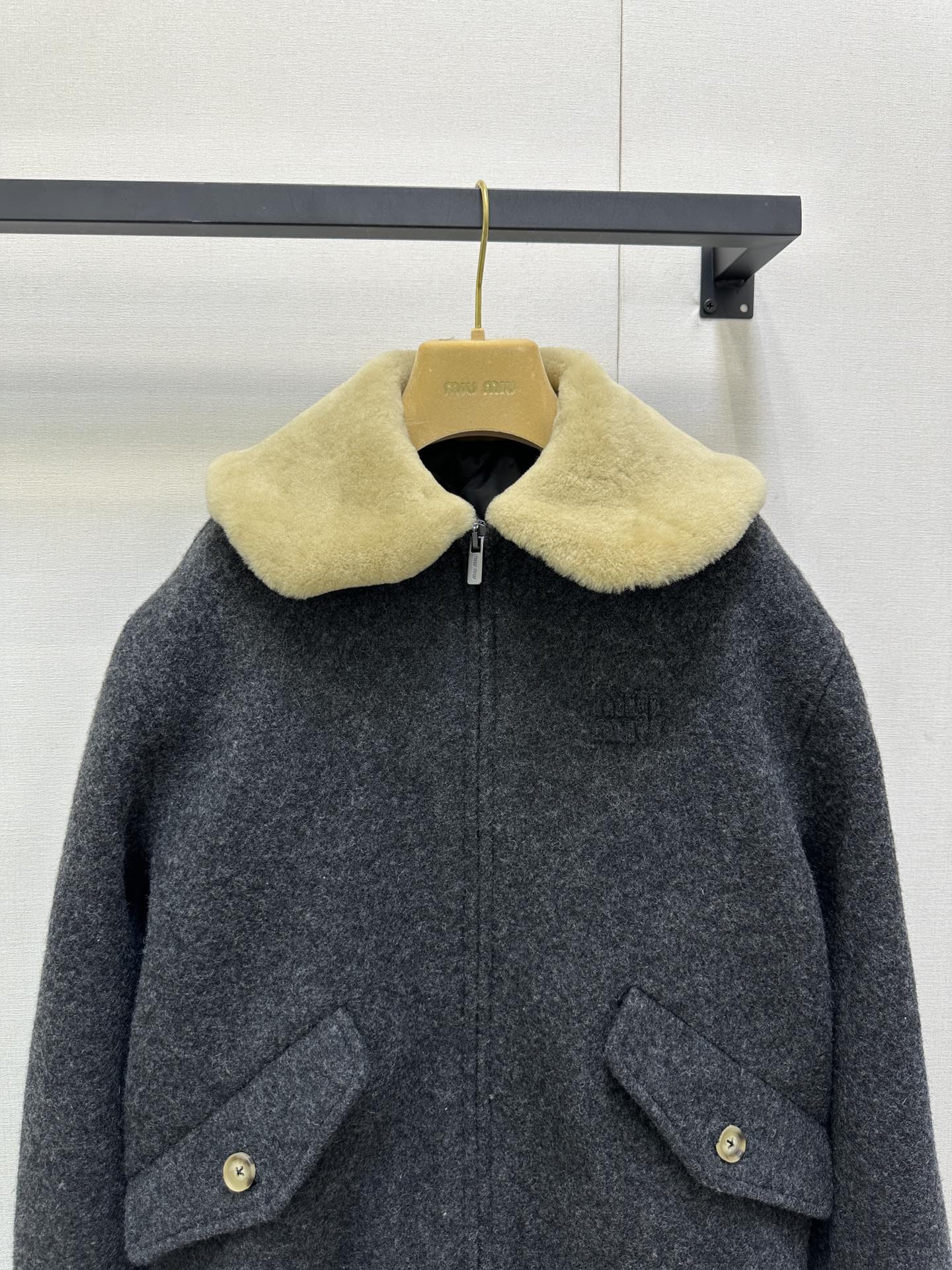 Miu 25 FW Collar Coat Dark Grey Sheep Wool 346114