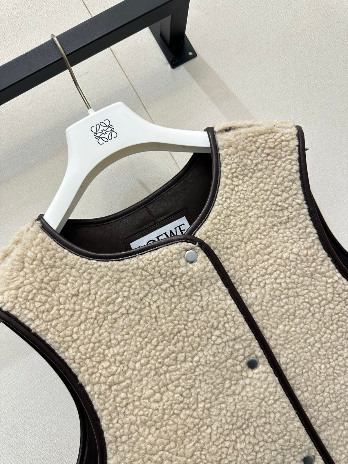 Loewe 26s White Shearling-Collar Cotton-Blend Padded Vest 447496