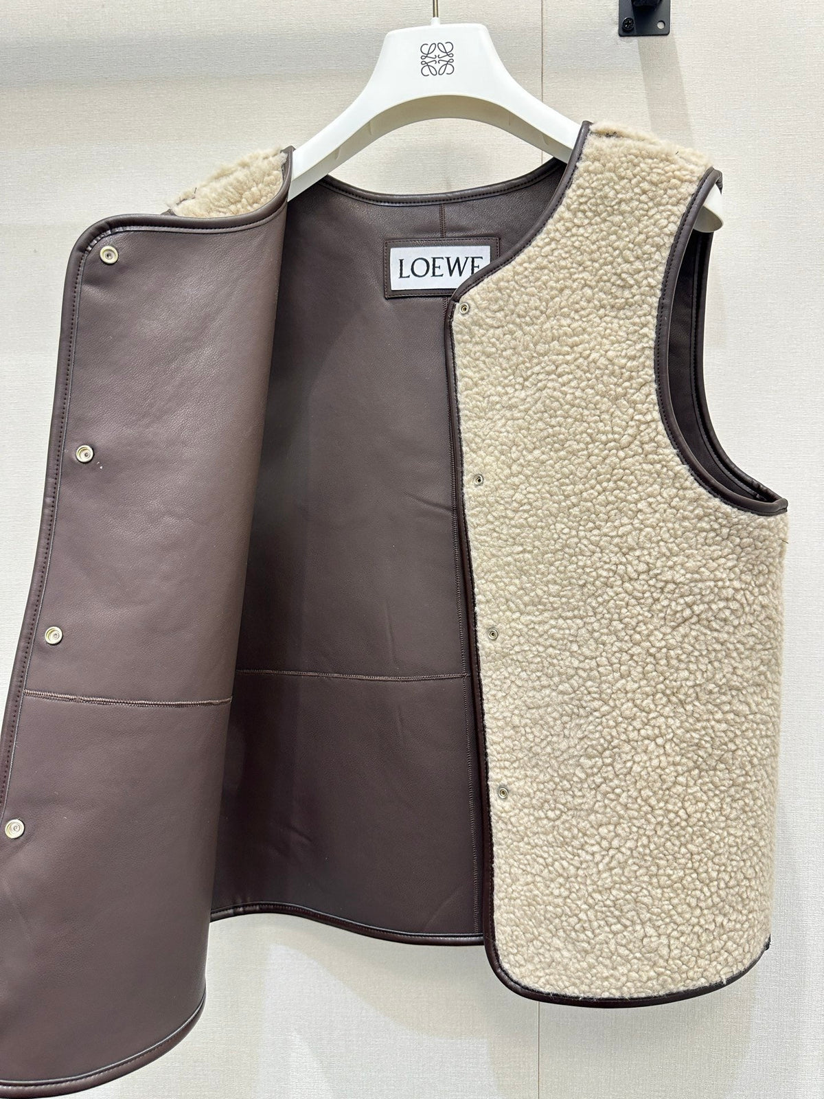 Loewe 26s White Shearling-Collar Cotton-Blend Padded Vest 447496