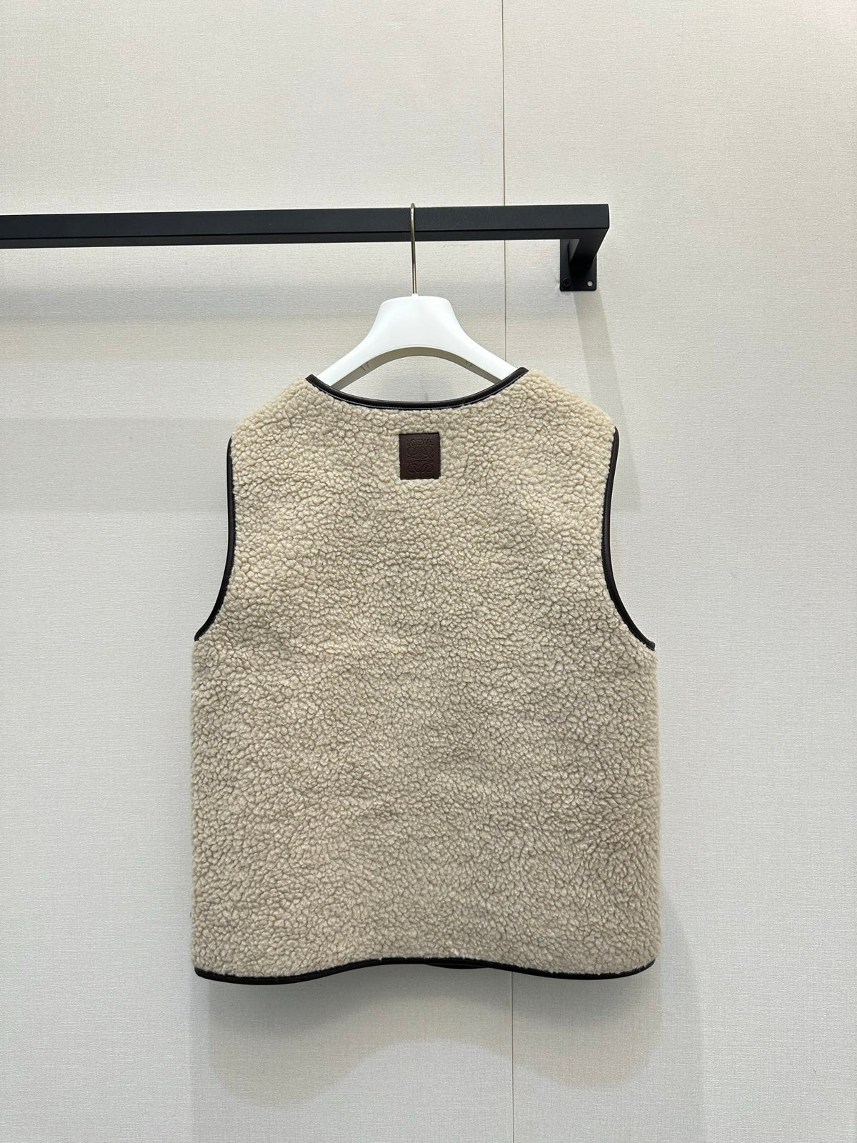 Loewe 26s White Shearling-Collar Cotton-Blend Padded Vest 447496