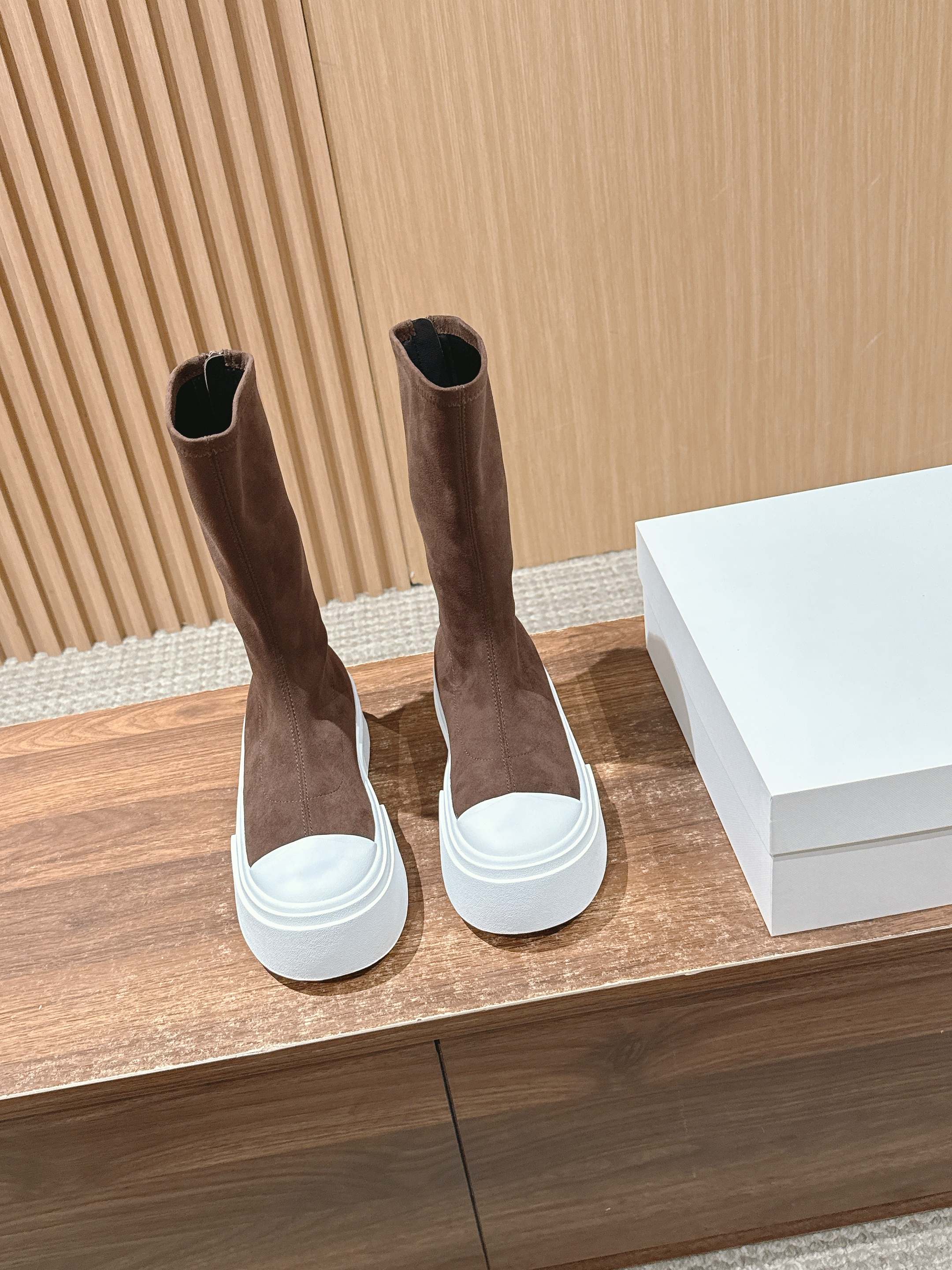 The Row Thick-soled Classic Round Toe Stretch Boots Brown White Suede 444175