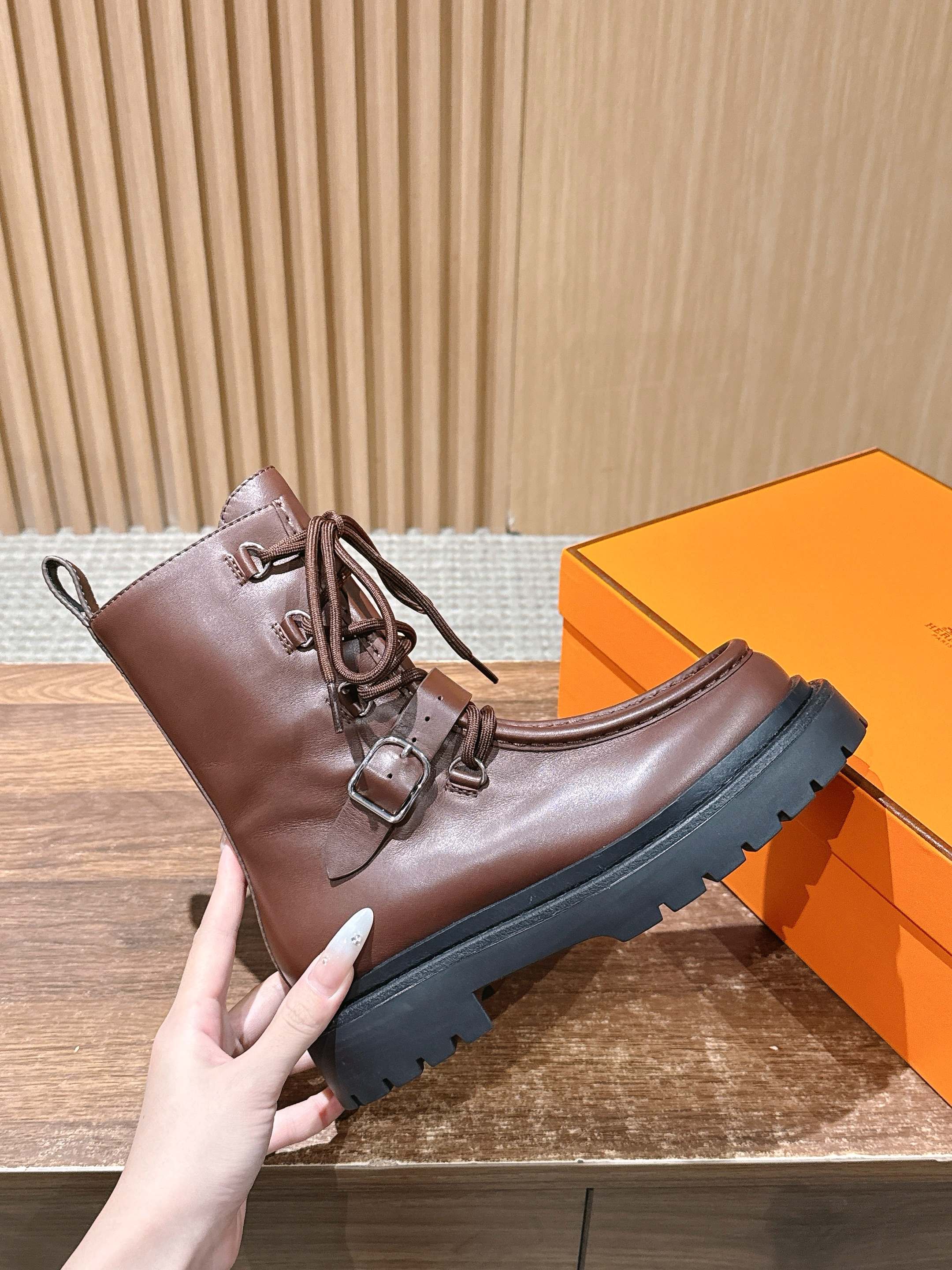 HM 25 Boots Chocolate Brown Black Calfskin 512537