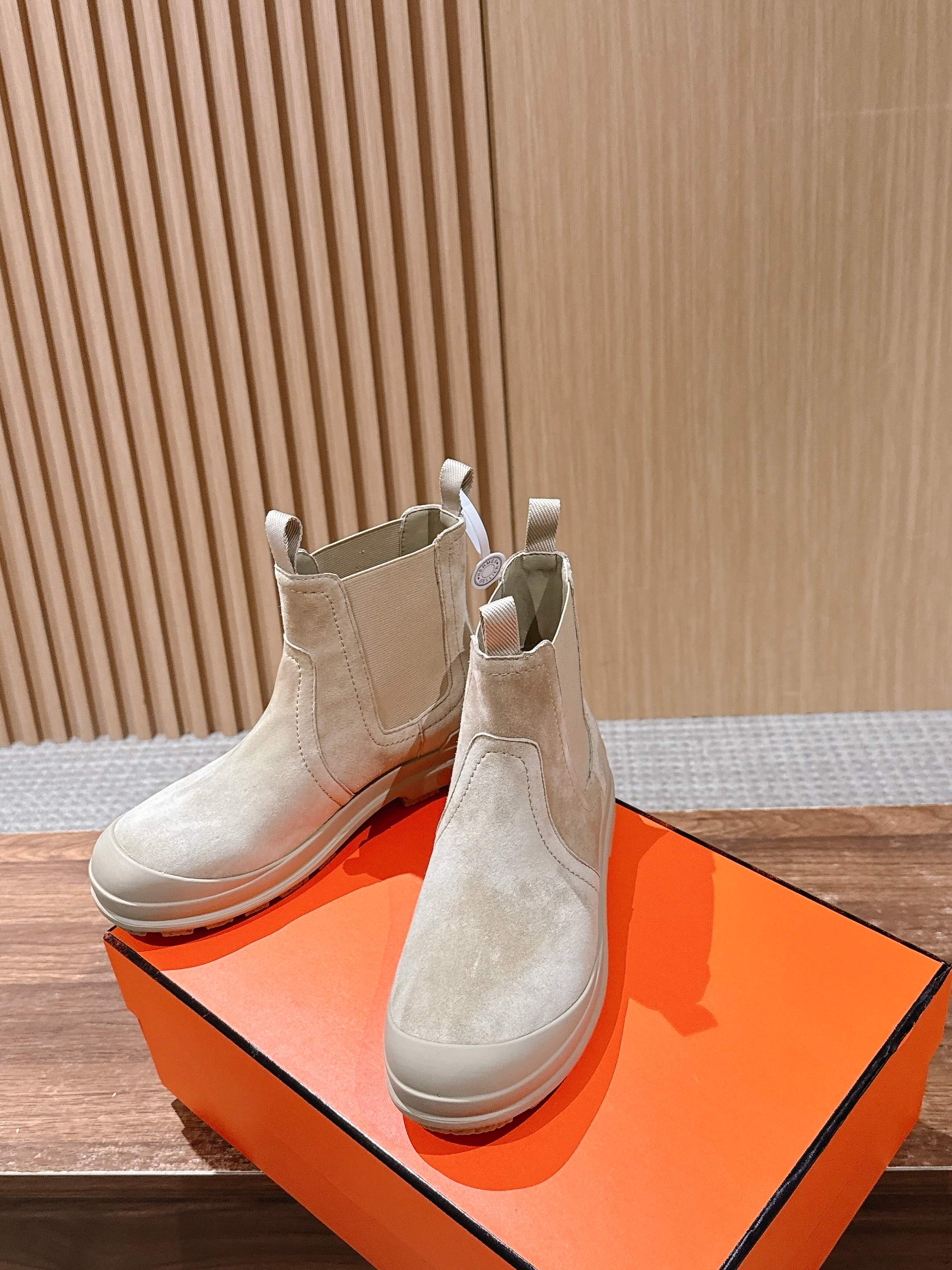 HM 25 Chelsea Ankle Boots Beige Suede 512547