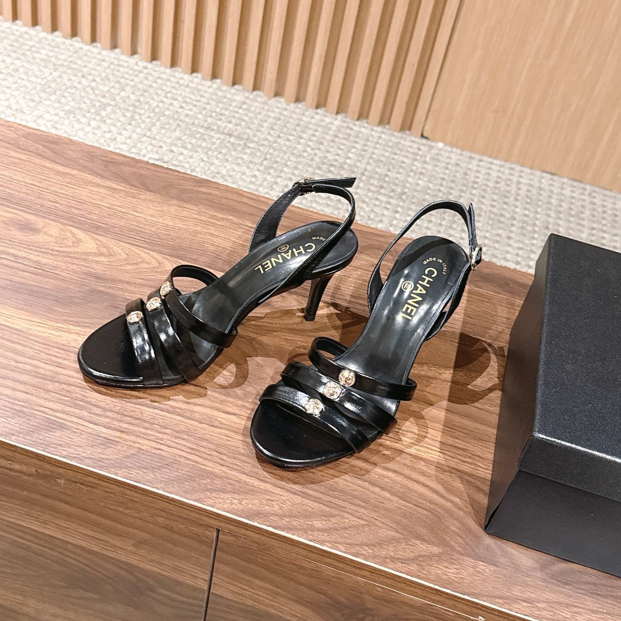 CC 26SS Sandal With Stud 8.5cm Black Elephant Leather 692564