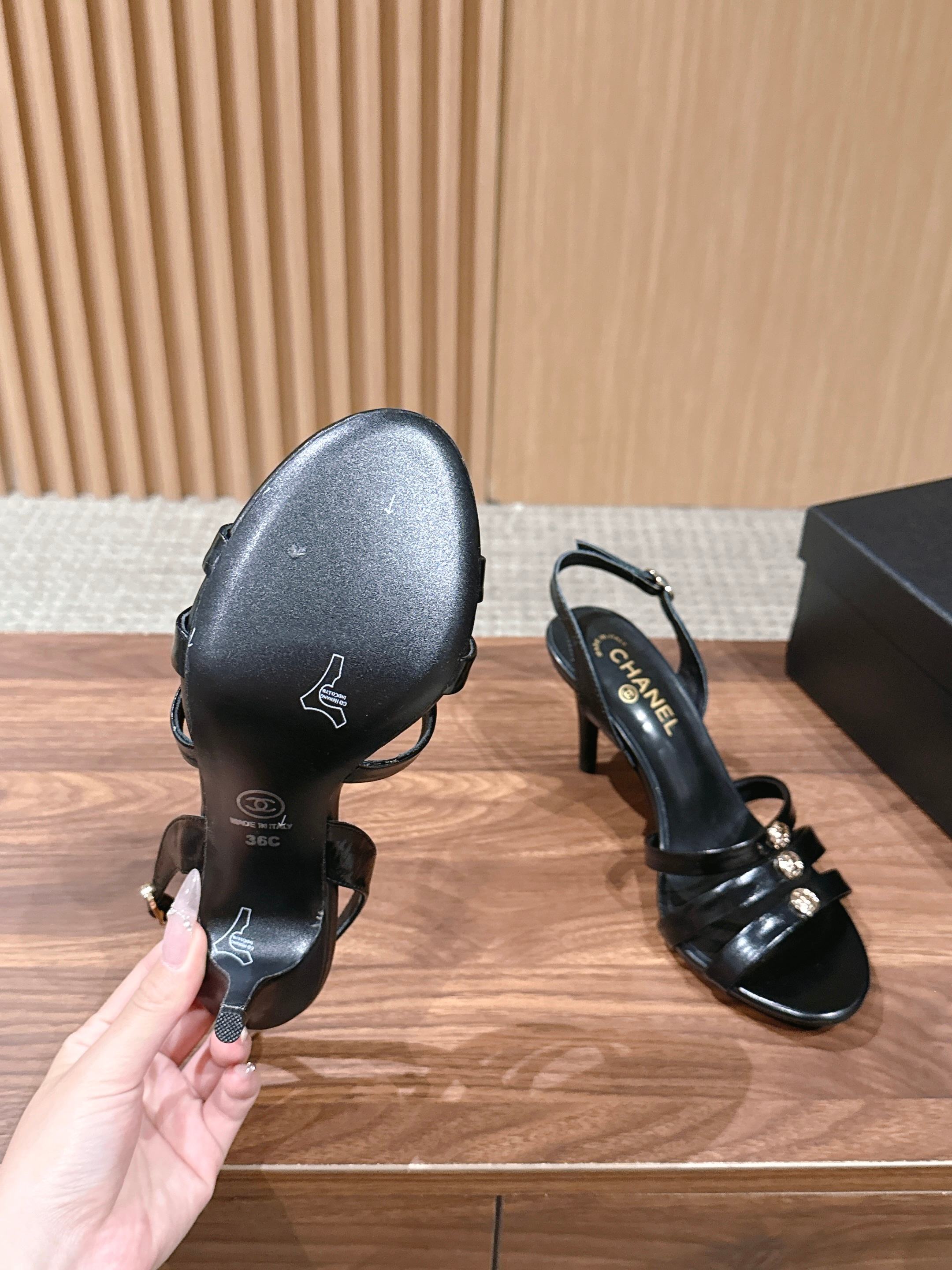 CC 26SS Sandal With Stud 8.5cm Black Elephant Leather 692564