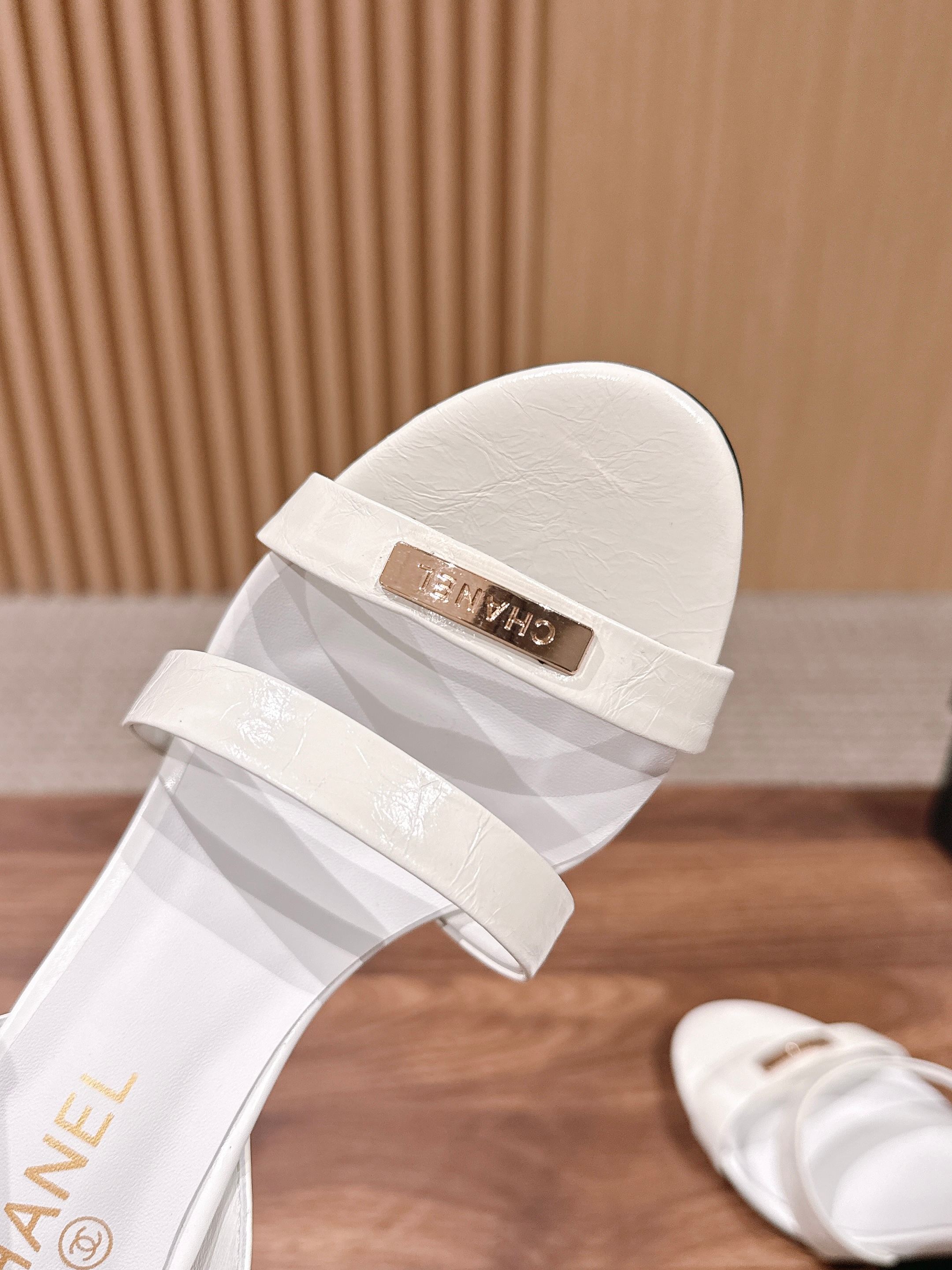 CC 26SS Sandal 8.5cm White Elephant Leather 692566