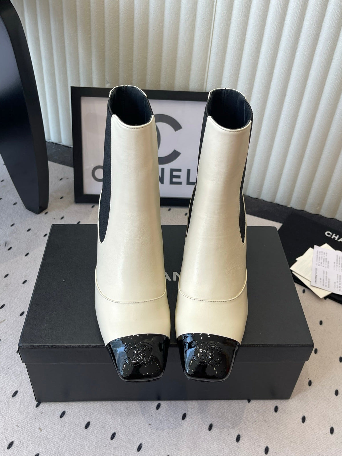 CC 26s Chelsea Ankle Boots 6cm Cream Sheepskin SHW 105781