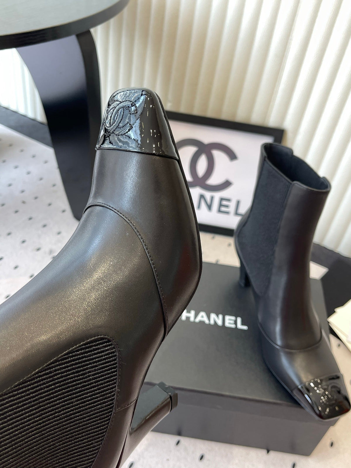 CC 26s Chelsea Ankle Boots 6cm Black Sheepskin SHW 105782