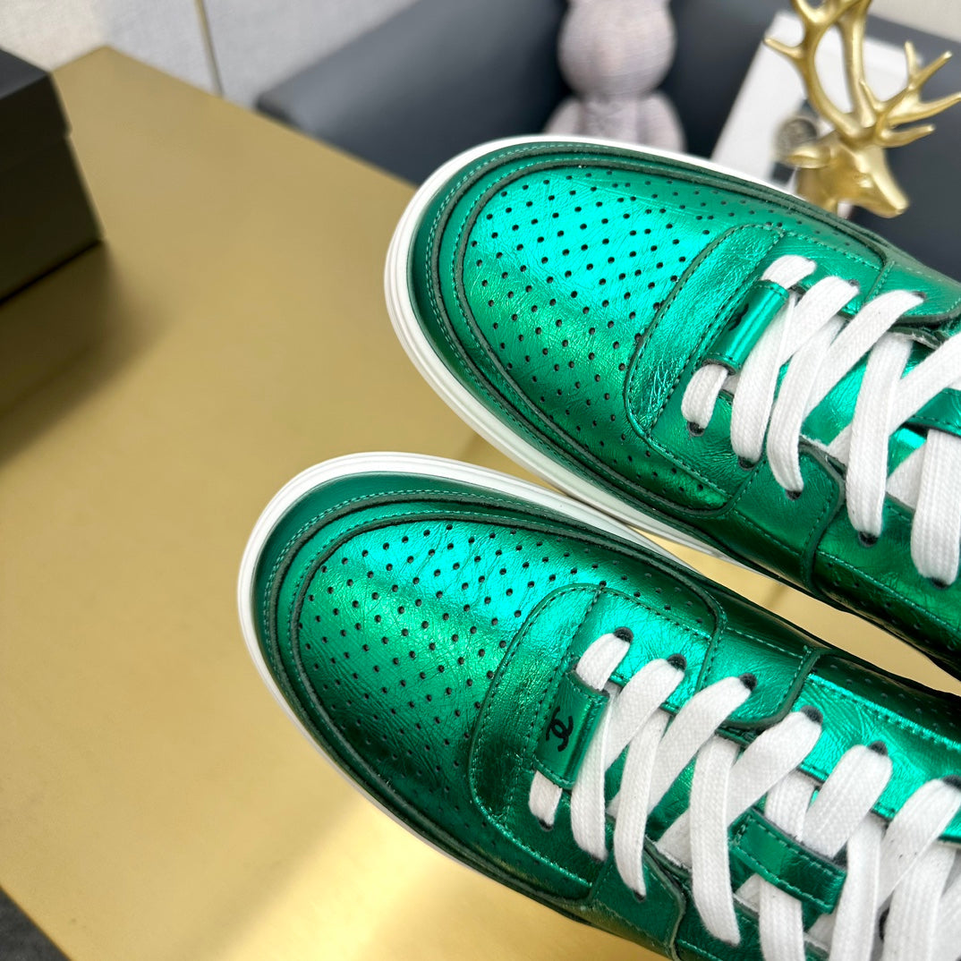 CC 26s Low Top Sneakers Metallic Leather 980936
