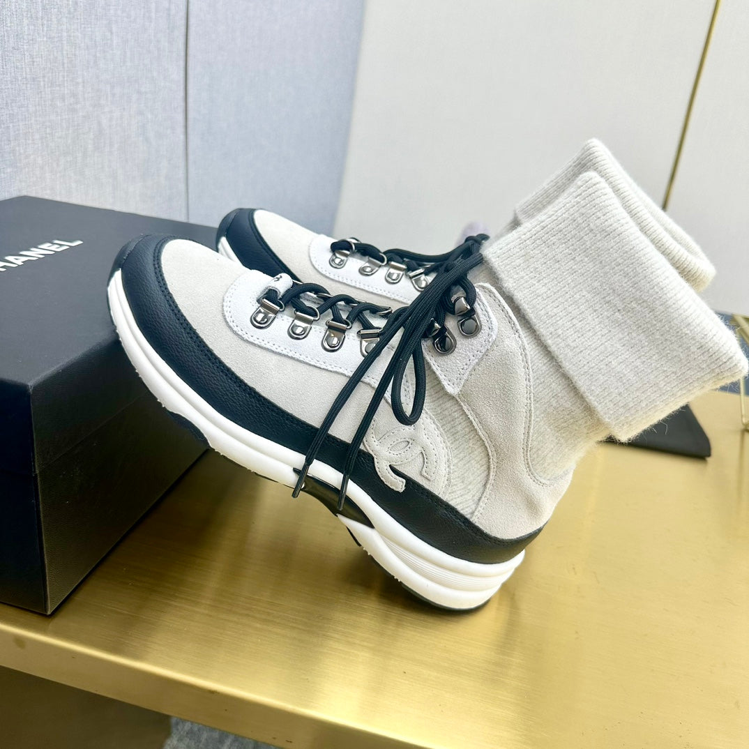 CC 26s Sock Anchor Sneakers White Black Suede 146071