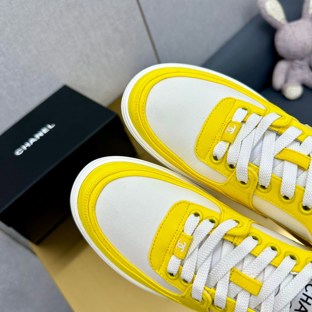 CC 24C Cruise Sneakers Bright Yellow Suede 980926