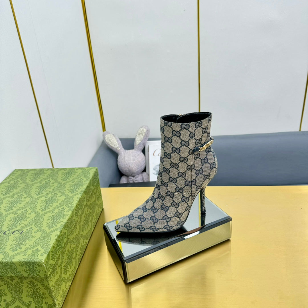 GG SIGNORIA ANKLE BOOT IN PALE GRAY MONOGRAM CANVAS