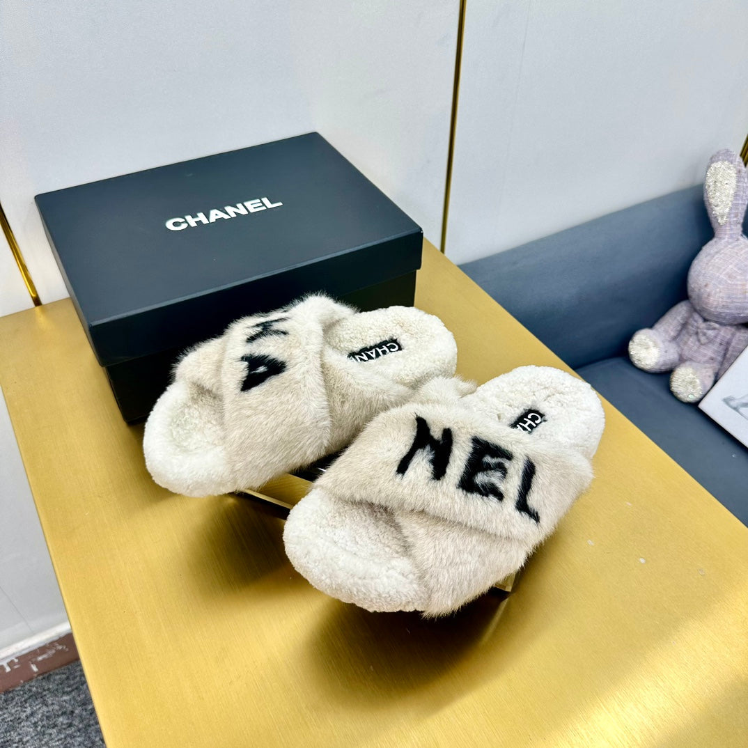 CC 26s Crisscross Sandals White Black Shearling 139991