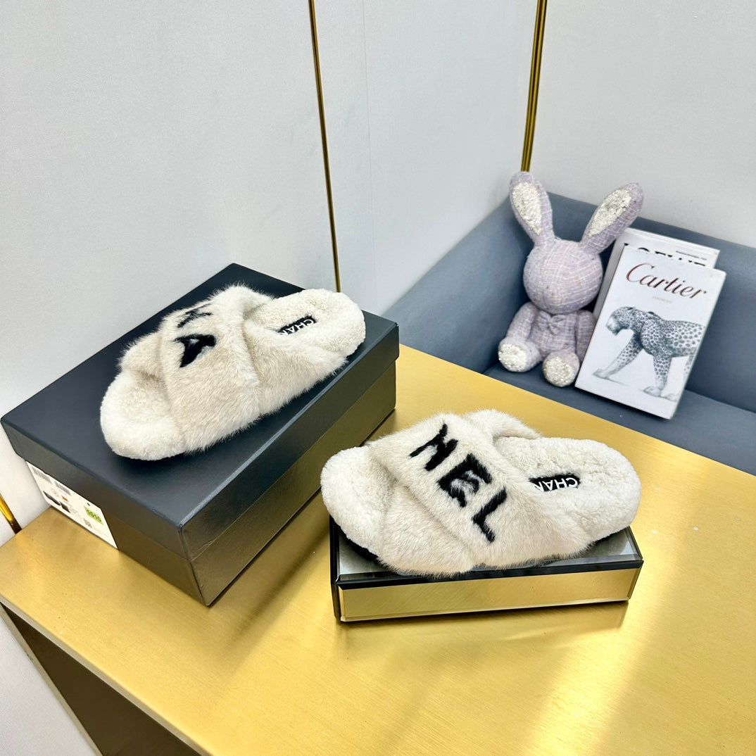 CC 26s Crisscross Sandals White Black Shearling 139991