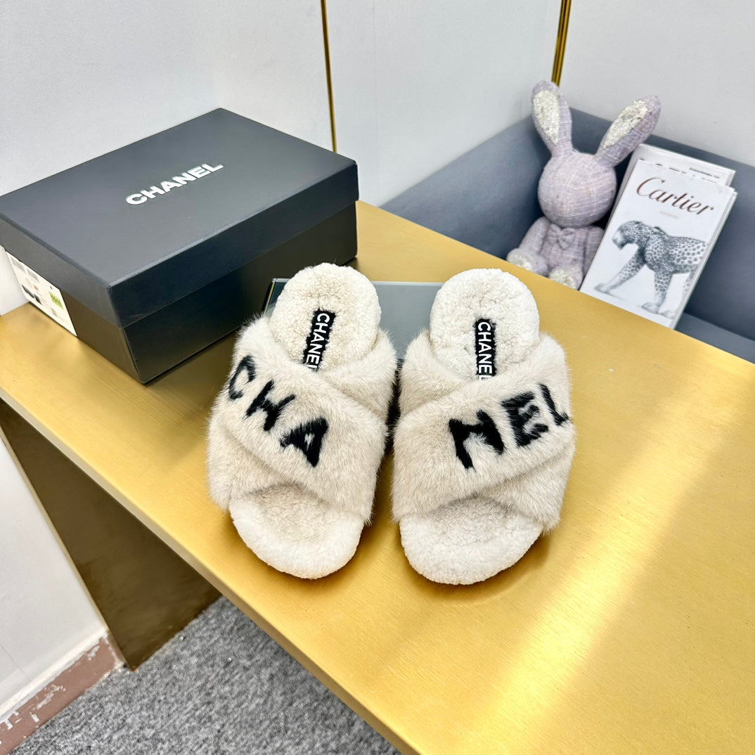 CC 26s Crisscross Sandals White Black Shearling 139991