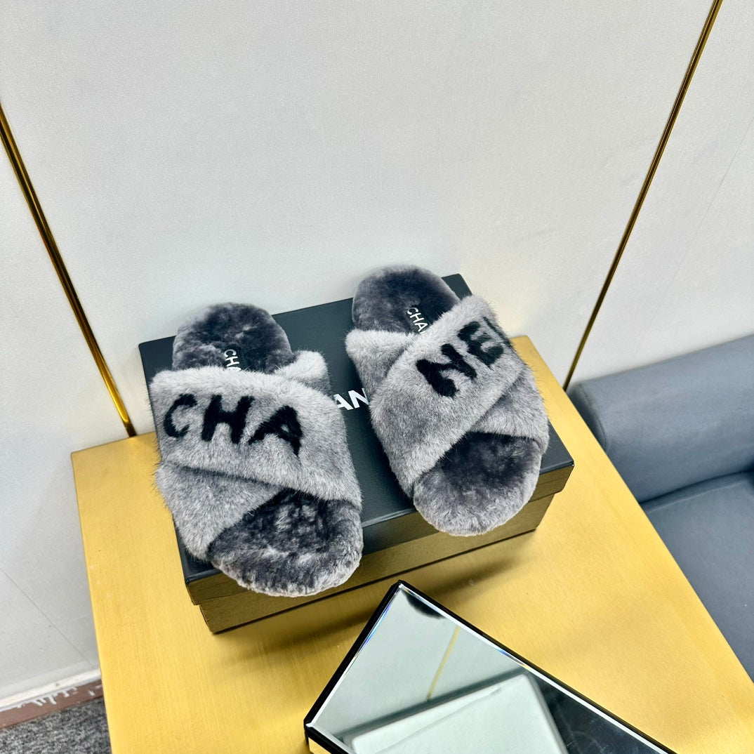 CC 26s Crisscross Sandals Grey Black Shearling 139992