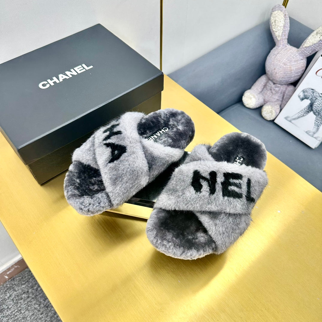 CC 26s Crisscross Sandals Grey Black Shearling 139992