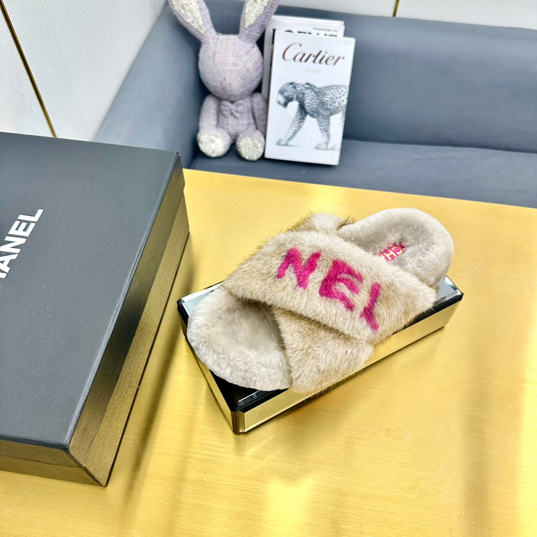 CC 26s Crisscross Sandals Beige Pink Shearling 139993