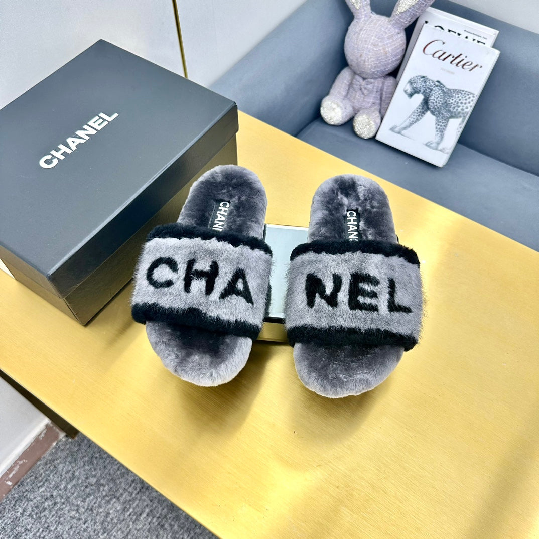 CC 26s Sandals Grey Black Shearling 139995