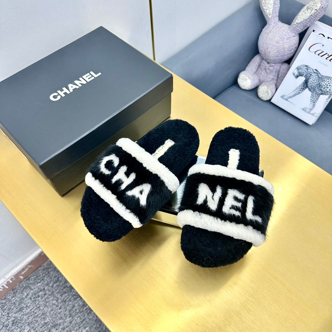 CC 26s Sandals Black White Shearling 139999