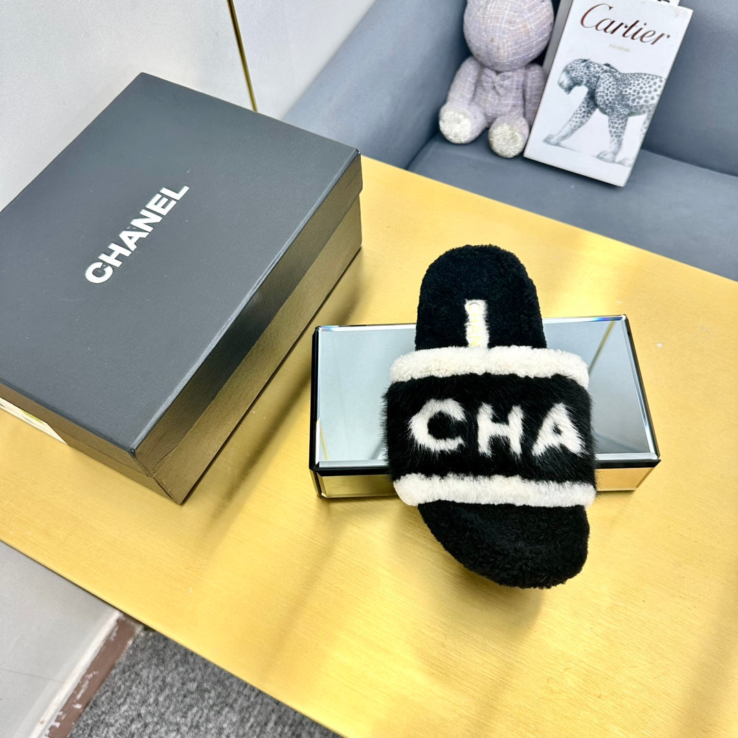 CC 26s Sandals Black White Shearling 139999