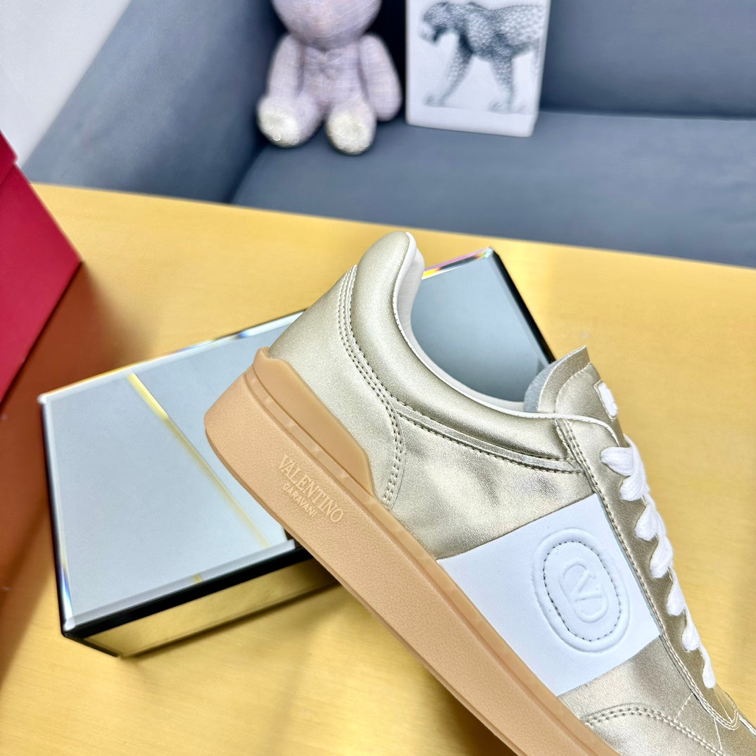 VT 26s Upvillage Sneakers Gold White Suede Leather 927023