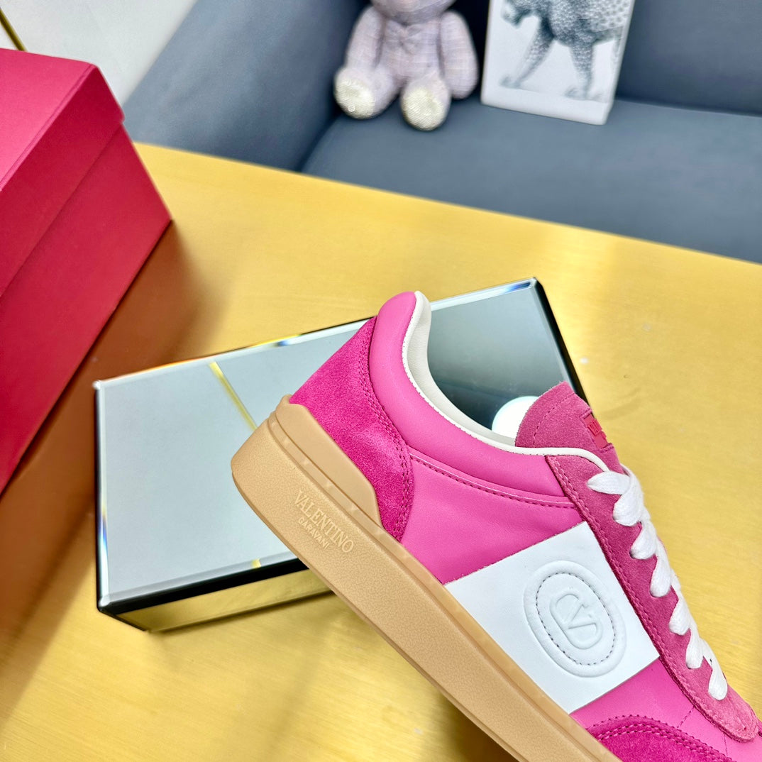 VT 26s Upvillage Sneakers Hot Pink White Suede Leather 927024