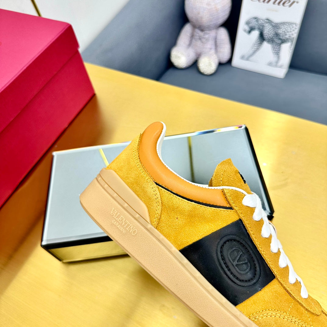 VT 26s Upvillage Sneakers Yellow Black Suede Leather 927027