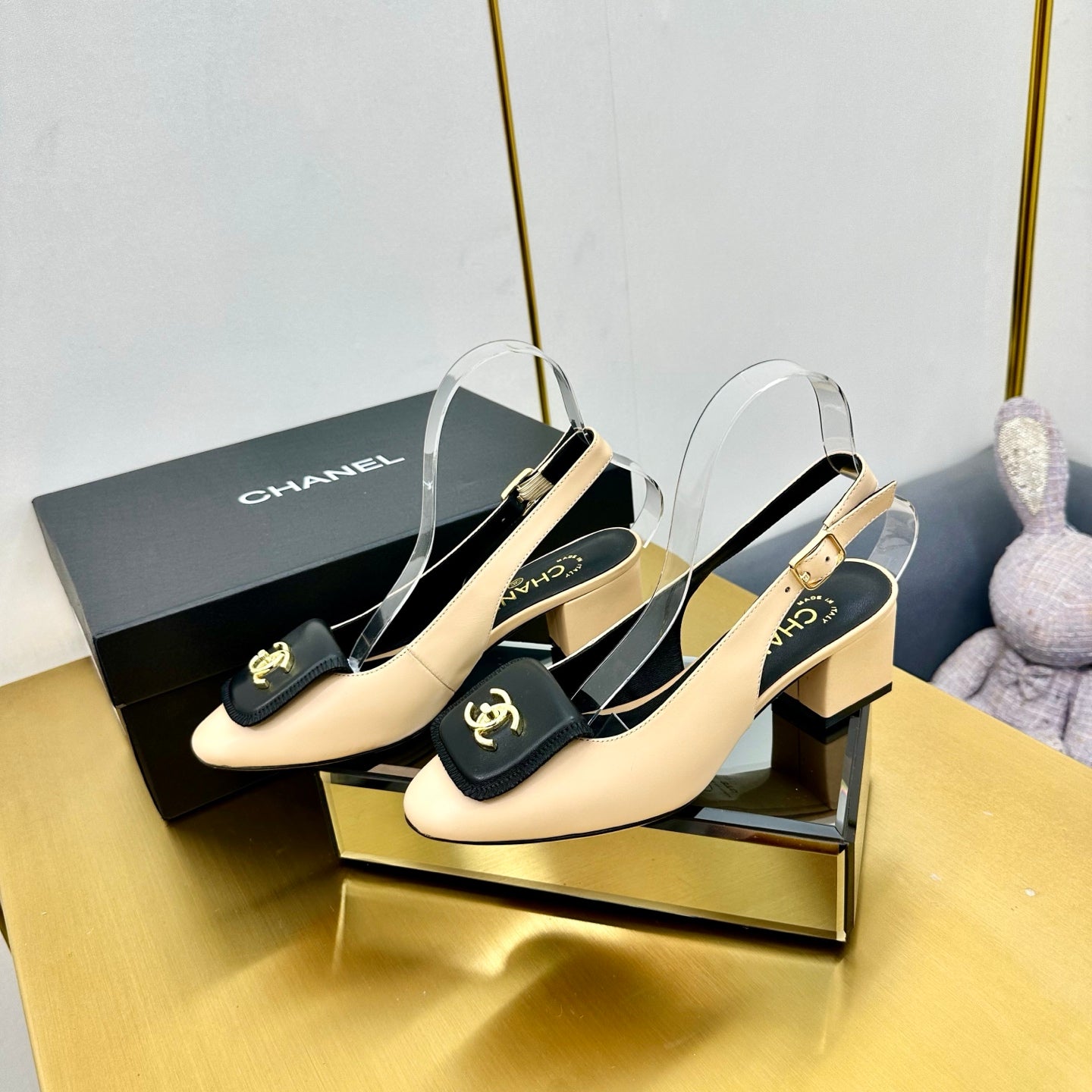 CC Slingback 25s In Beige Mix Black Calfskin With Gold Hardware