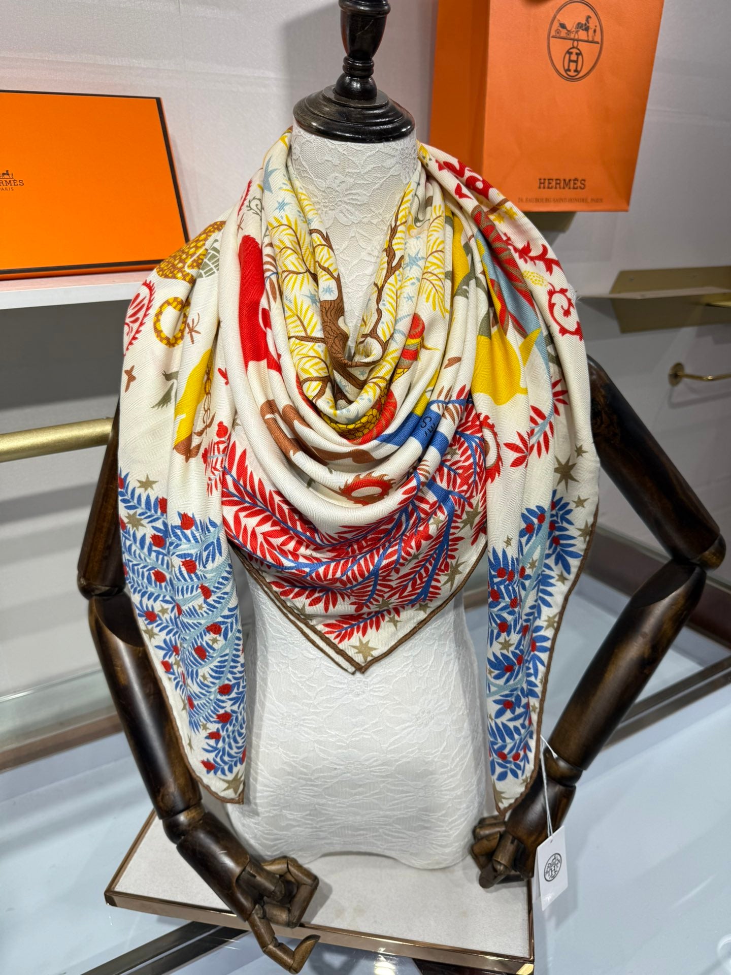 HM Sous le Charme d'Orphee Shawl Scarf 140 Ivory Cashmere Silk