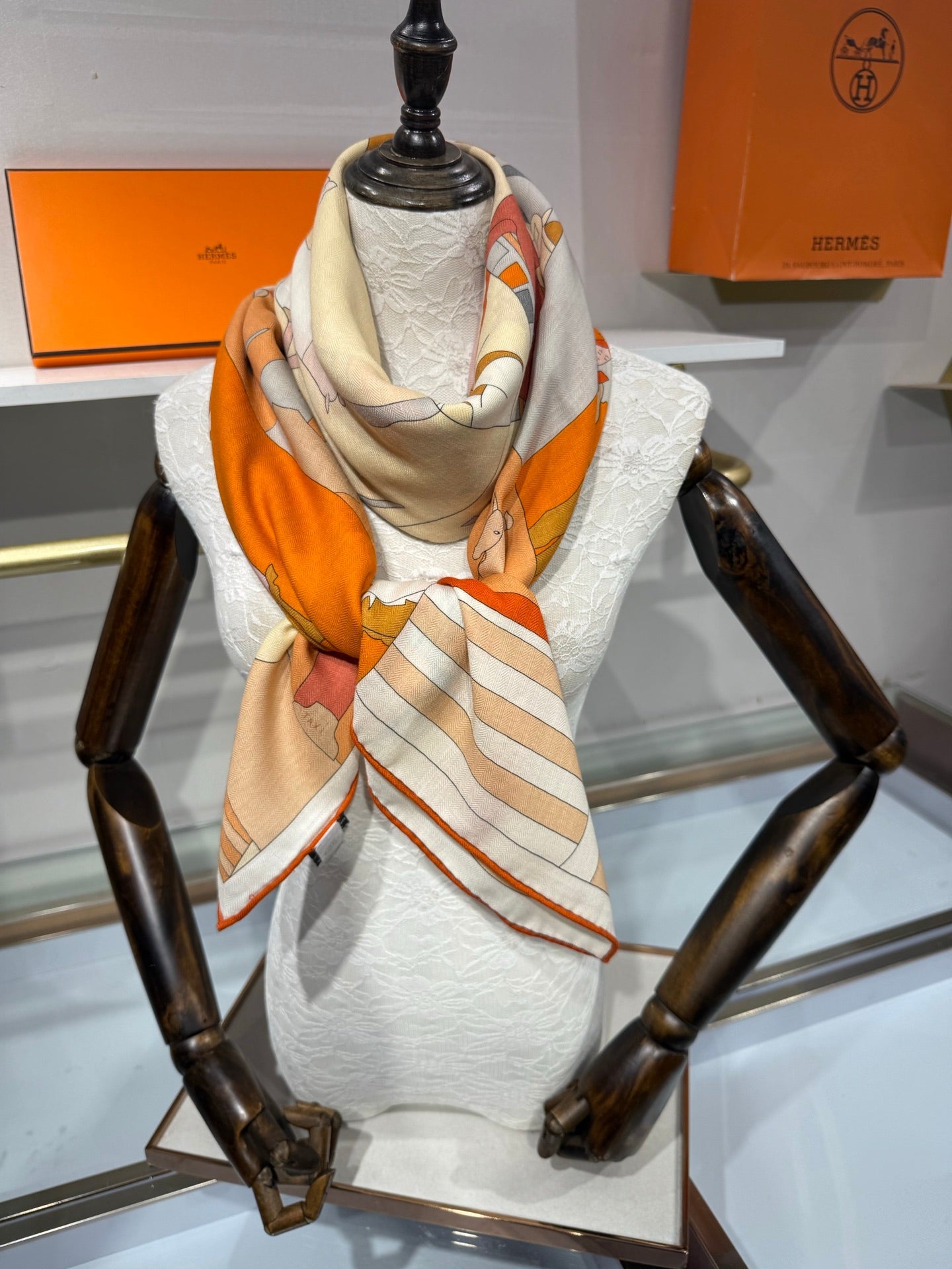 HM 26s 140x140cm Mon Cheval et Moi Scarf Cashmere Silk 214214