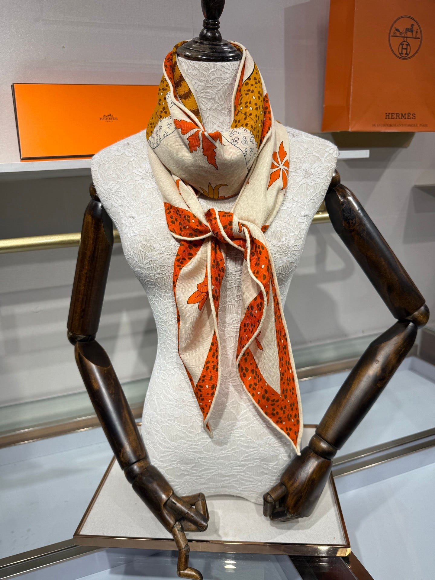 HM 26s Scarf 140 In Cashmere And Silk 216591