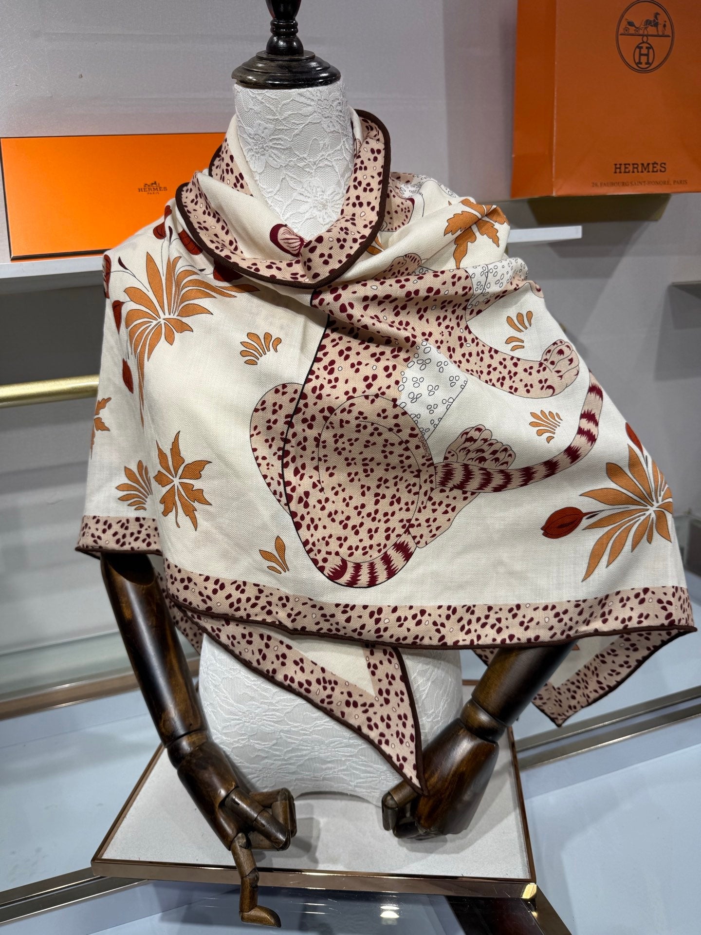 HM 26s Scarf 140 In Cashmere And Silk 216593