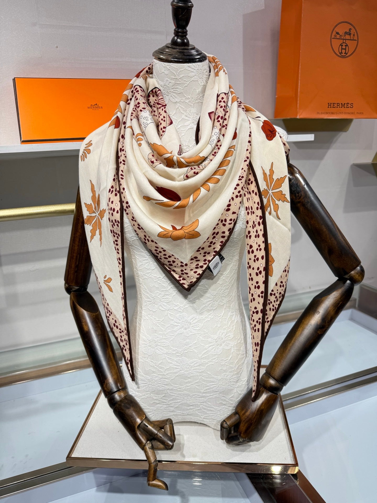 HM 26s Scarf 140 In Cashmere And Silk 216593